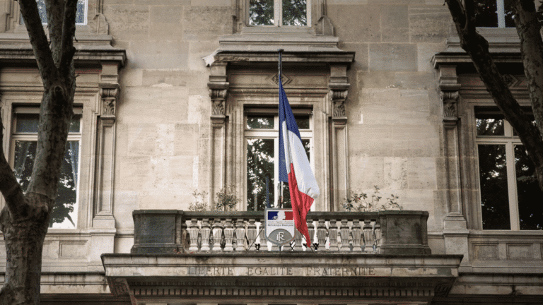 Yvelines : dépôt simplifié de titres de séjour hors ANEF