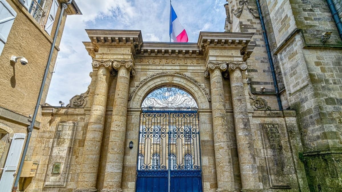 Justice ordonne la délivrance d’un titre de séjour à une Algérienne