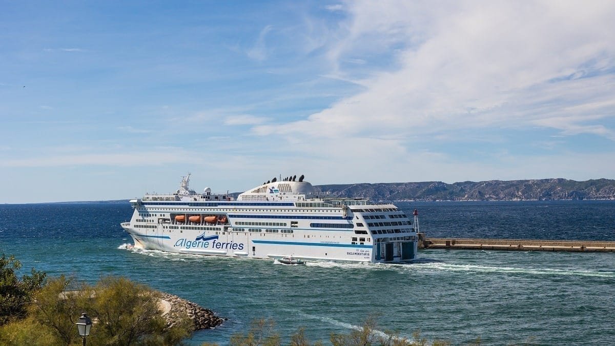 Immobilisation du ferry Tariq ibn Ziyad à Alicante : quelles conséquences pour les voyageurs algériens ?